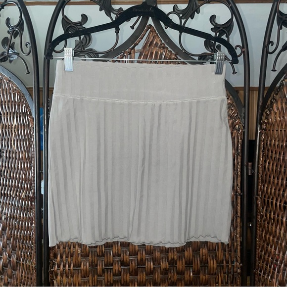 aerie Dresses & Skirts - Aerie grey striped mini skirt